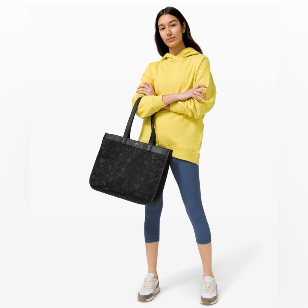 Lululemon Tote Bag - Picture 2 of 5